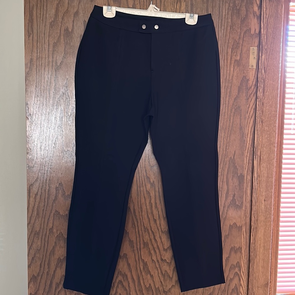 NWOT ESSENTIALS SIONI LADIES SIZE 12 black tapered dress pants